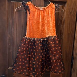 No stains. Great condition. Great quality.